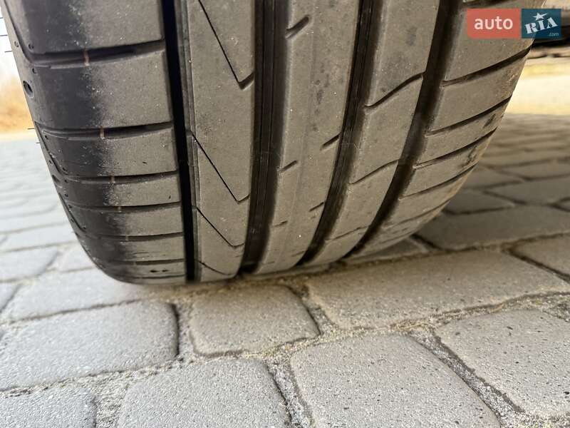 Седан Audi A4 2022 в Львове