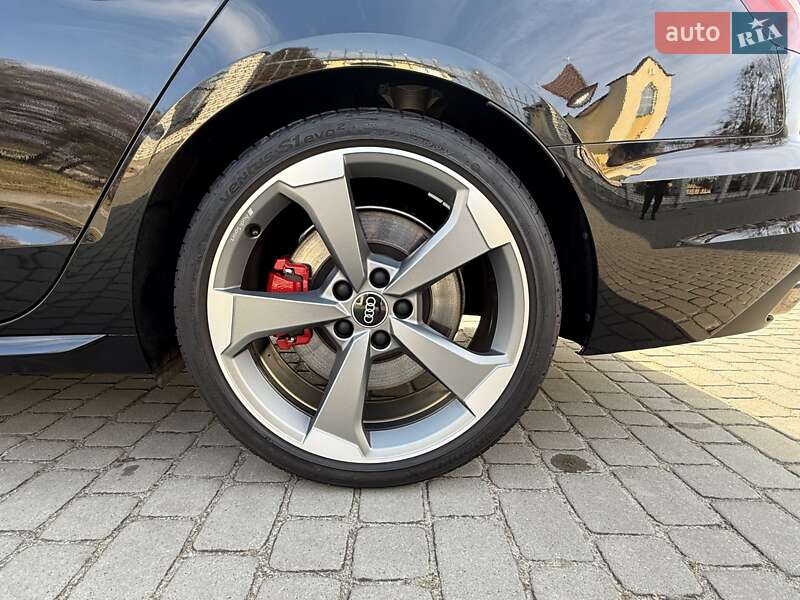 Седан Audi A4 2022 в Львове