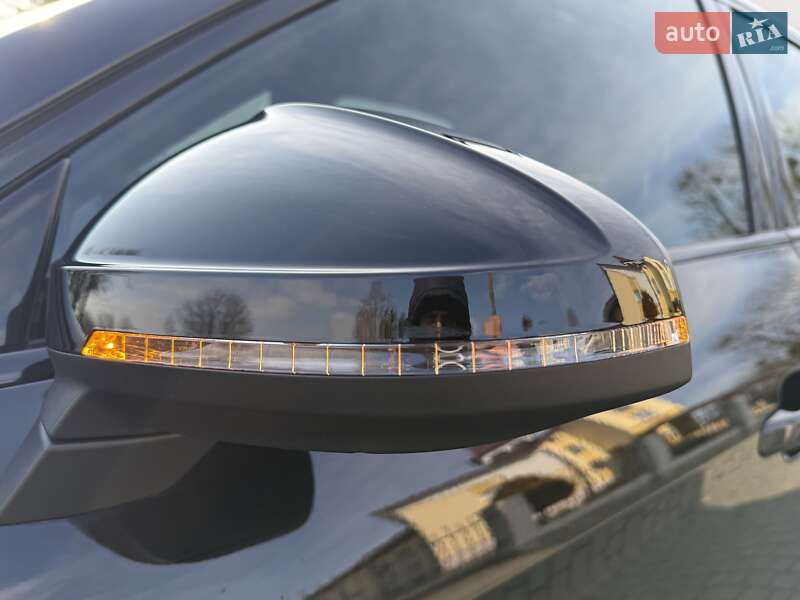 Седан Audi A4 2022 в Львове