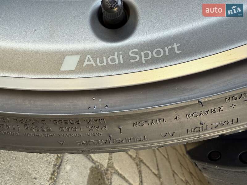 Седан Audi A4 2022 в Львове