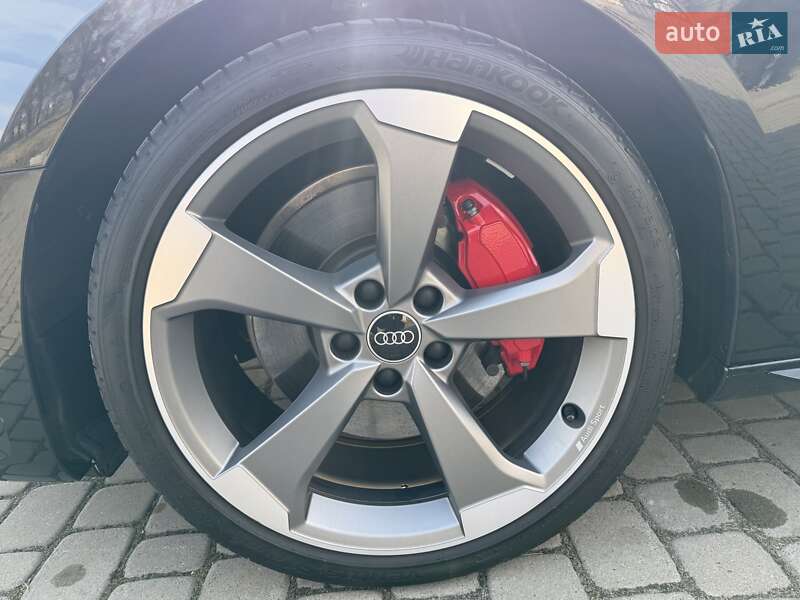 Седан Audi A4 2022 в Львове