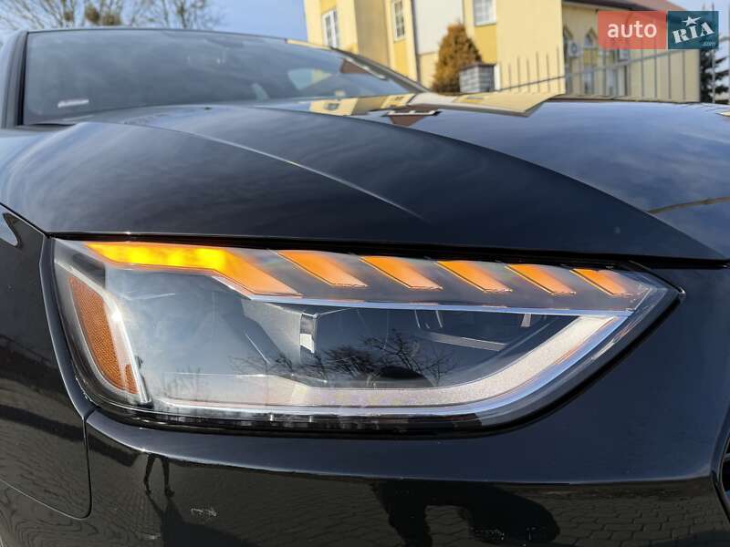 Седан Audi A4 2022 в Львове