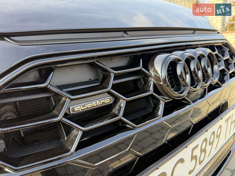 Седан Audi A4 2022 в Львове