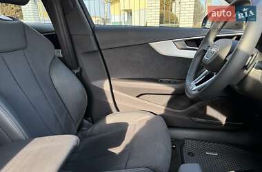 Седан Audi A4 2022 в Львове