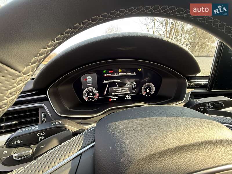 Седан Audi A4 2022 в Львове