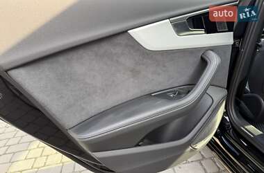 Седан Audi A4 2022 в Львове