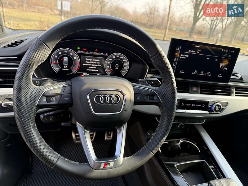 Седан Audi A4 2022 в Львове