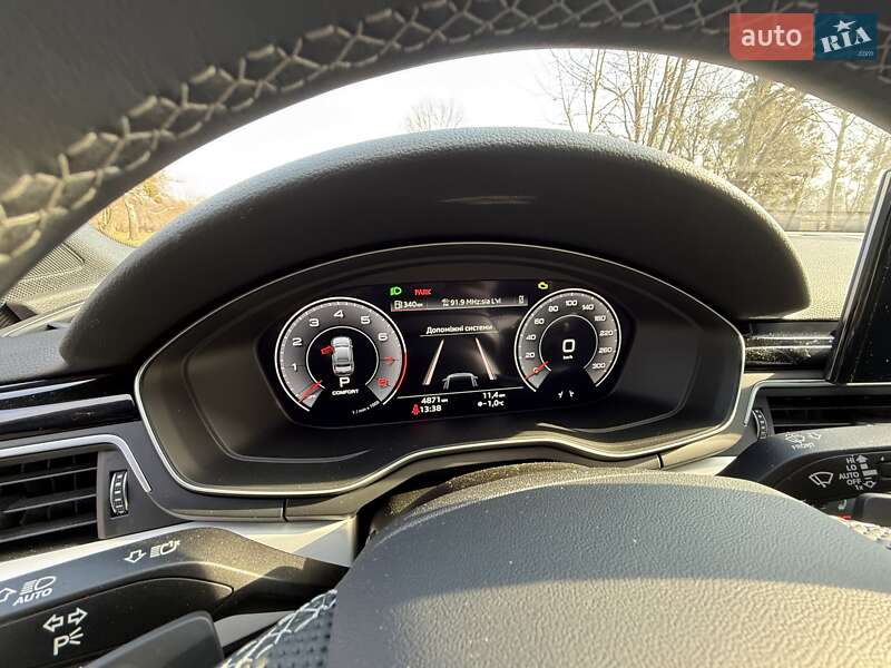 Седан Audi A4 2022 в Львове