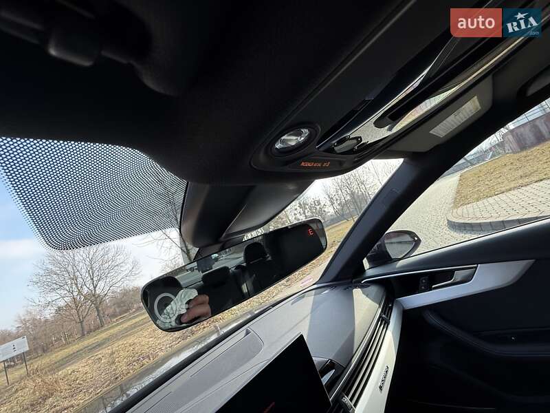 Седан Audi A4 2022 в Львове