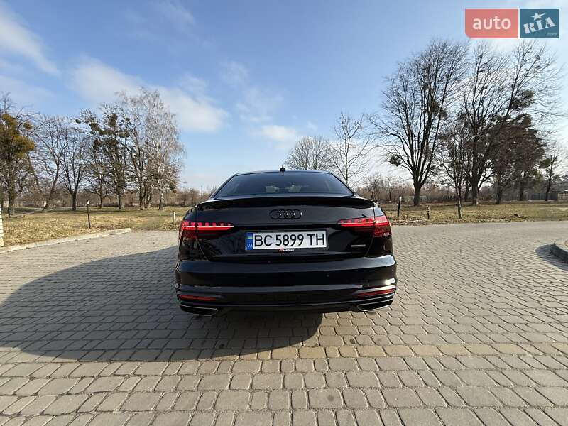 Седан Audi A4 2022 в Львове