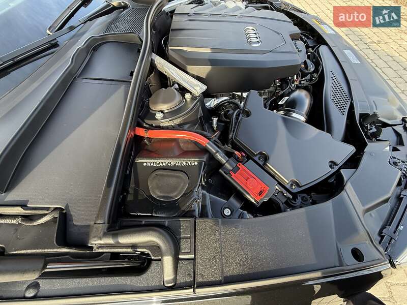 Седан Audi A4 2022 в Львове