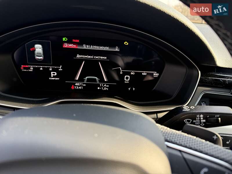 Седан Audi A4 2022 в Львове