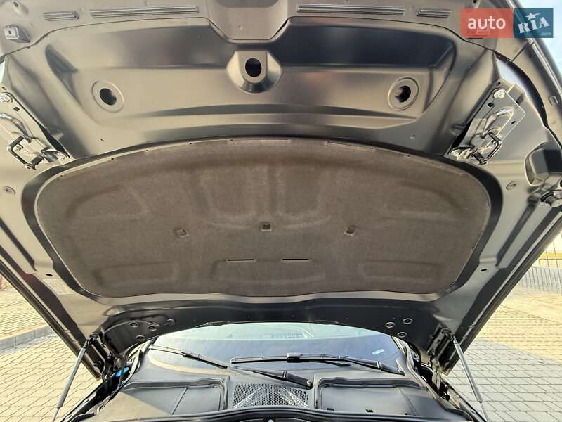 Седан Audi A4 2022 в Львове