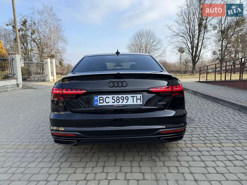 Седан Audi A4 2022 в Львове