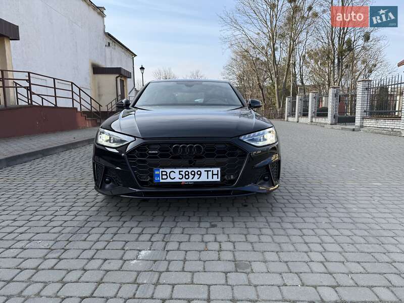 Седан Audi A4 2022 в Львове