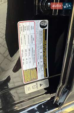 Седан Audi A4 2022 в Львове