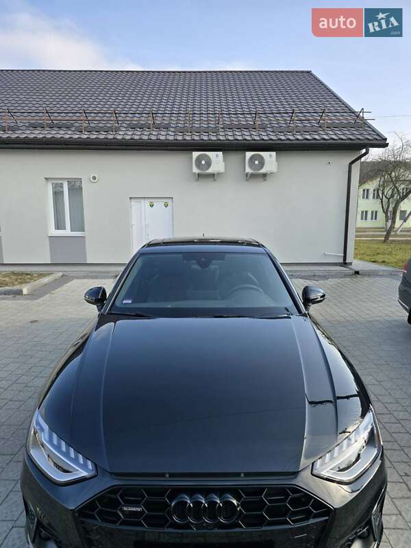Седан Audi A4 2022 в Львове