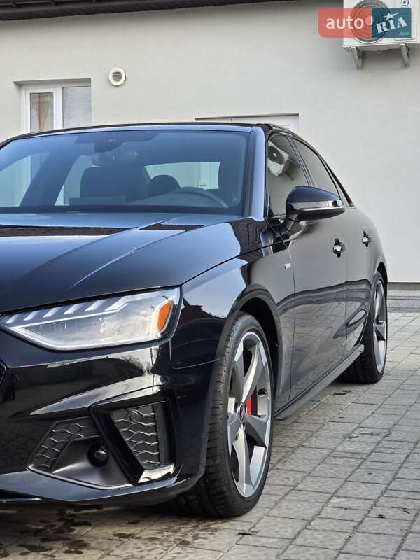 Седан Audi A4 2022 в Львове