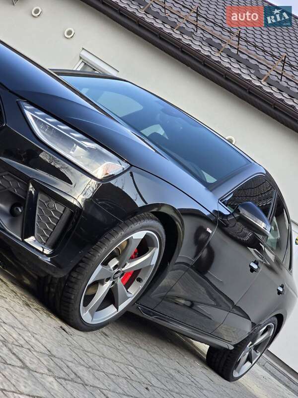 Седан Audi A4 2022 в Львове