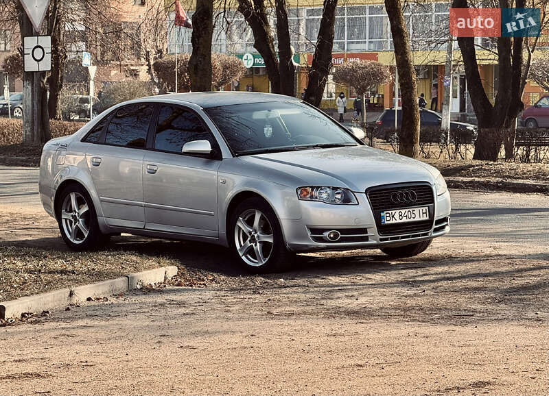 Седан Audi A4 2004 в Млинове