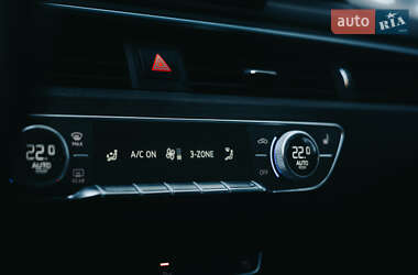 Седан Audi A4 2019 в 