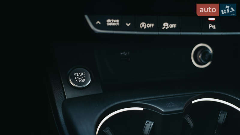 Седан Audi A4 2019 в Киеве