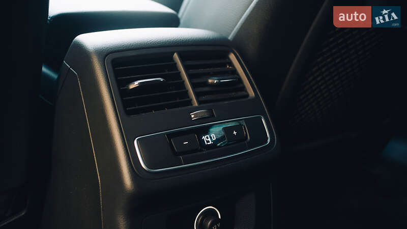 Седан Audi A4 2019 в Киеве