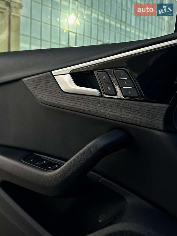 Седан Audi A4 2020 в Одессе