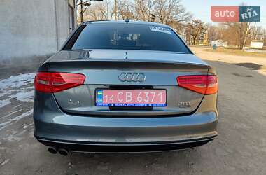 Седан Audi A4 2015 в Покровському