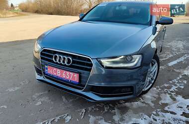 Седан Audi A4 2015 в Покровському