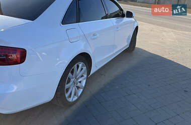 Седан Audi A4 2012 в Миргороде