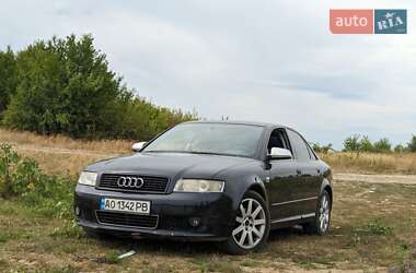 Седан Audi A4 2002 в Рахове