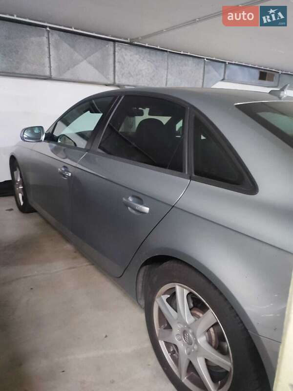 Седан Audi A4 2011 в Киеве