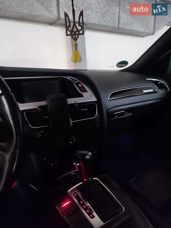Седан Audi A4 2011 в Киеве