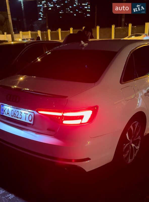 Седан Audi A4 2016 в Киеве