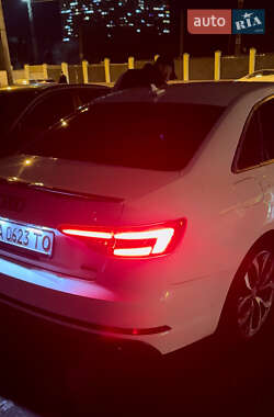 Седан Audi A4 2016 в 