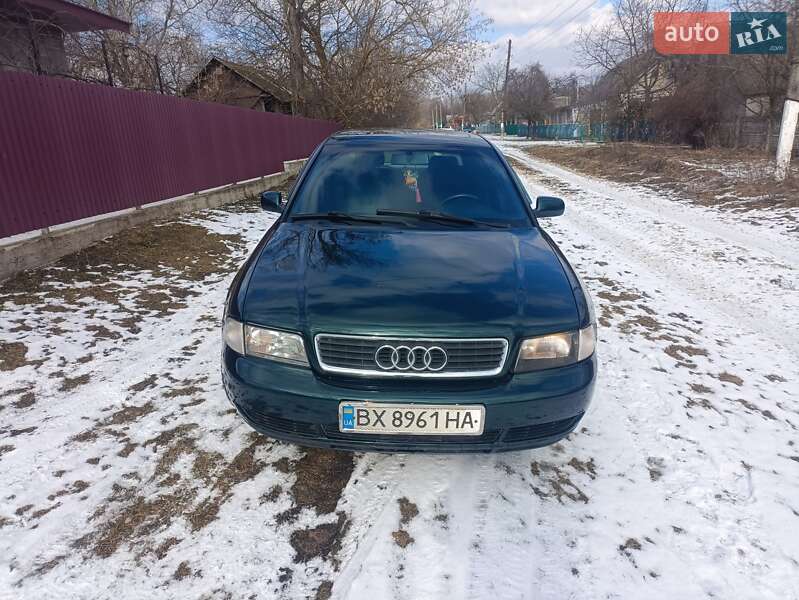 Седан Audi A4 1995 в 