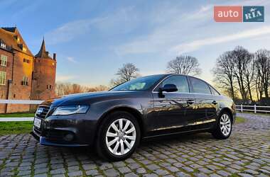 Седан Audi A4 2010 в Львове