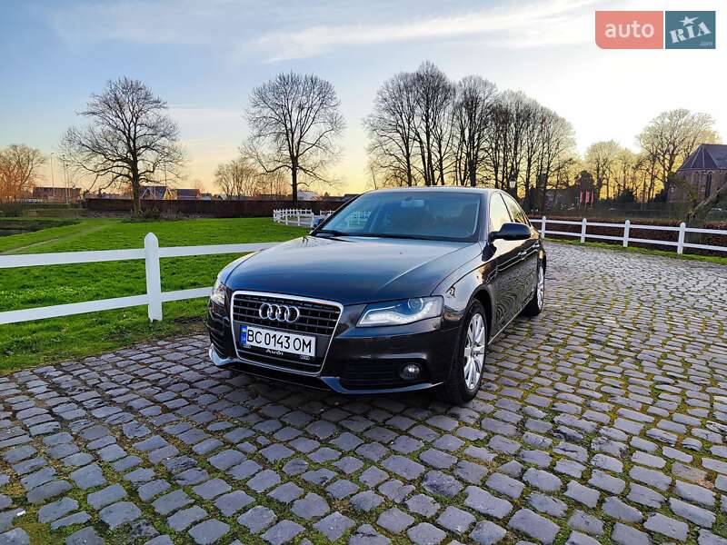Седан Audi A4 2010 в Львові