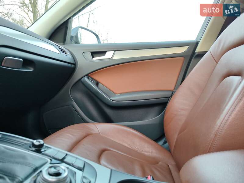 Седан Audi A4 2010 в Львові