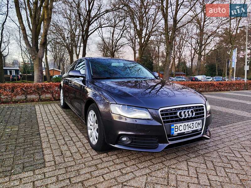 Седан Audi A4 2010 в Львові