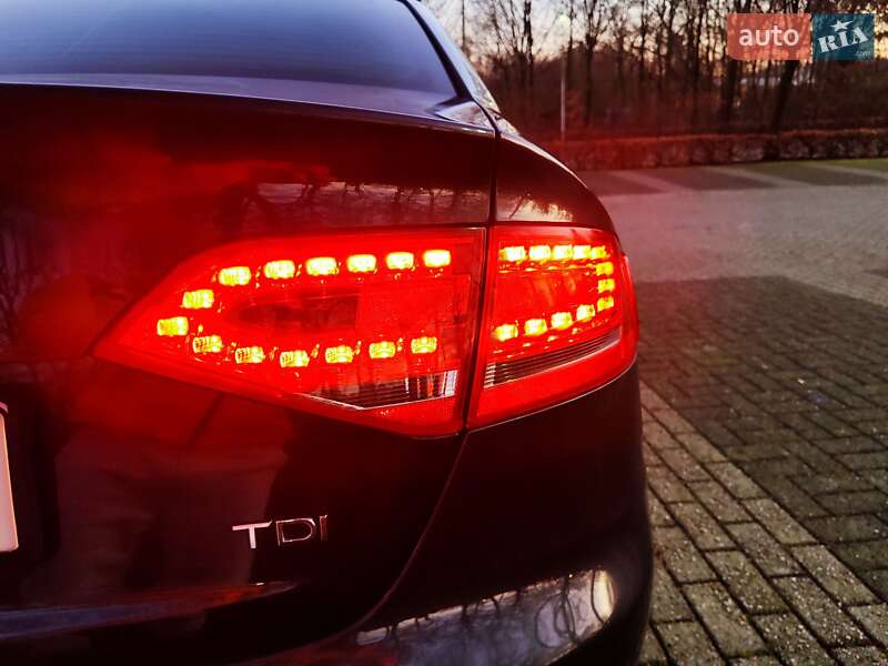 Седан Audi A4 2010 в Львові