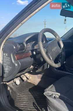 Седан Audi A4 1995 в 