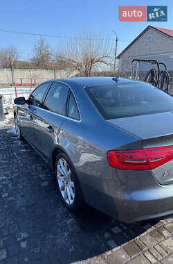 Седан Audi A4 2012 в Терновке