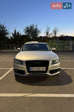 Седан Audi A4 2011 в Днепре