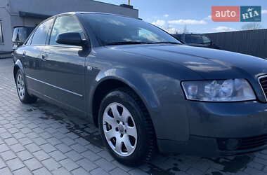 Седан Audi A4 2001 в Вишневце