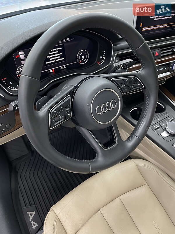 Седан Audi A4 2017 в Ужгороде