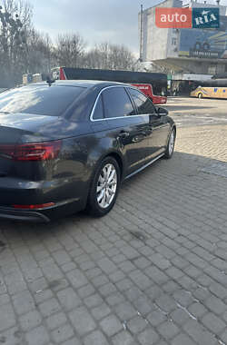 Седан Audi A4 2018 в 