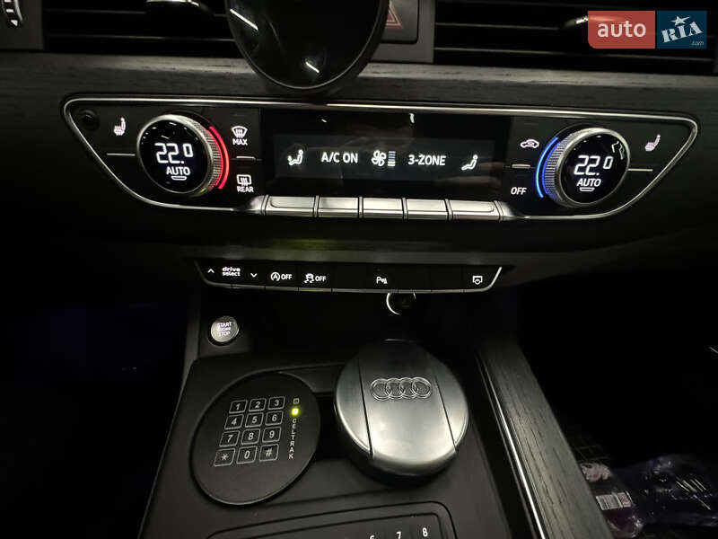 Седан Audi A4 2016 в Ужгороді