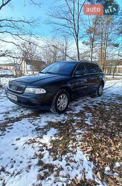 Универсал Audi A4 1998 в Сарнах